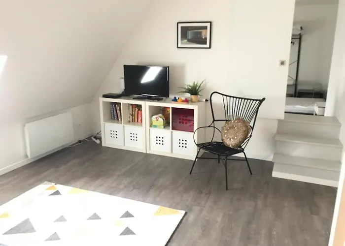 Triplex A 100m De La *